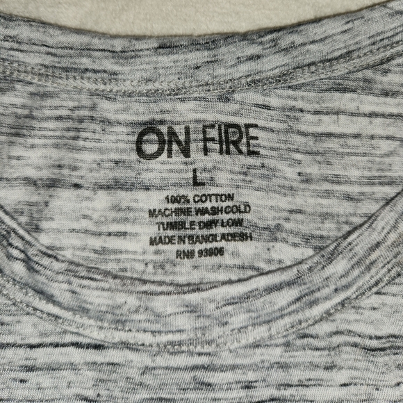 Love Graphic Tee L - Picture 5 of 5